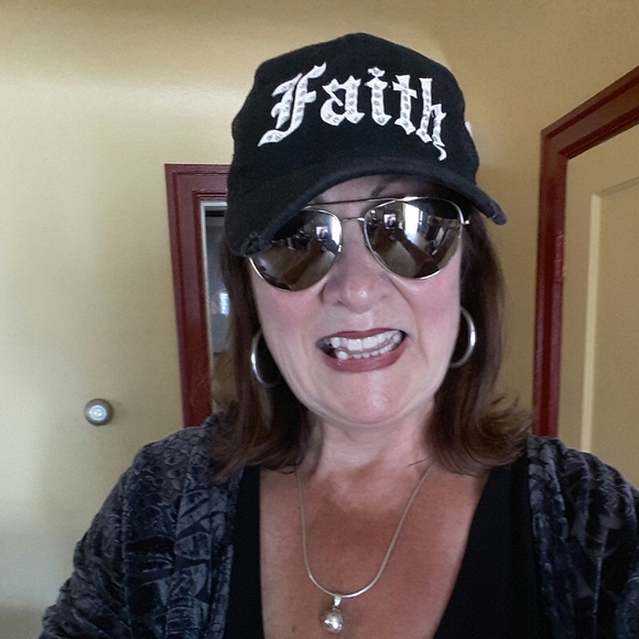 Meet your Posher, Marabeth - Picture 6 of 6